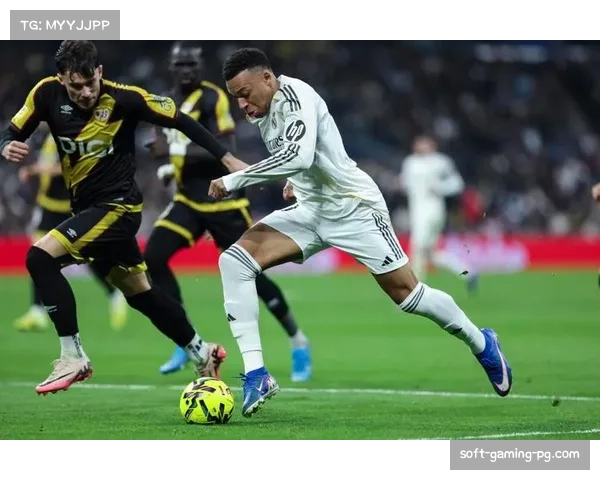 官方全场数据：皇马vs巴黎，射门比15-21，预期进球2.1-1.8