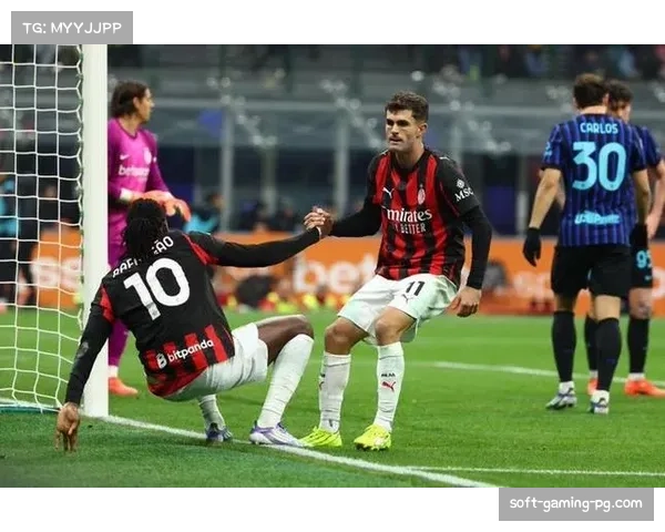 AC米兰训练基地向媒体开放,莱奥与普利西奇参加全队合练